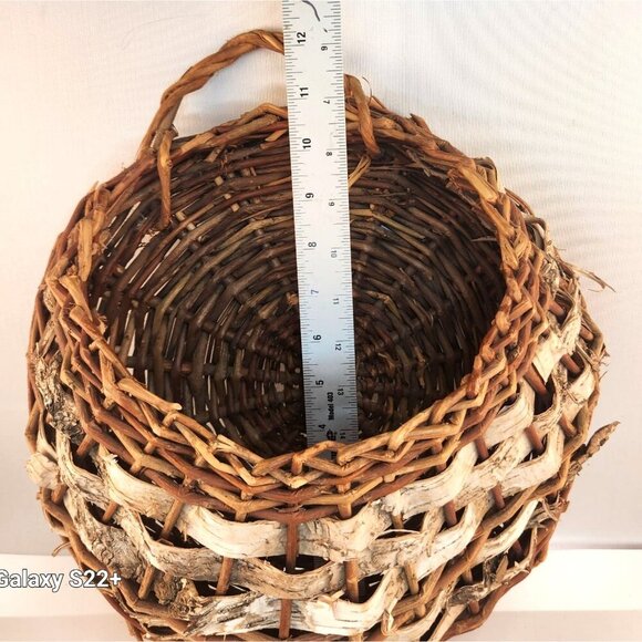 Natural Woven Birch Wicker Wall Hanging Basket With Handle Rustic Accent - Picture 4 of 5